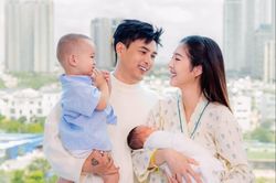 Vợ Hồ Quang Hiếu sinh con thứ 2