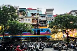 Tàu đường dài rời ga Hà Nội, hai đầu mối mới sẽ đón khách thế nào?