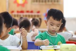 Minh bạch, công khai chất lượng bữa ăn học sinh từ mô hình 'Tick xanh trách nhiệm'