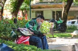 Khoảng trống an sinh xã hội trong thị trường việc làm nền tảng