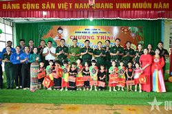 Đoàn Kinh tế - Quốc phòng 74 trao hơn 3.450 suất quà Trung thu tặng trẻ em vùng khó khăn
