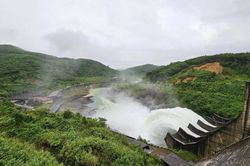 Hồ Hương Điền tăng dần lưu lượng xả, cảnh báo vùng hạ du