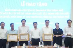 UBND TPHCM tặng bằng khen 3 địa phương có thành tích xuất sắc trong khám sức khỏe định kỳ