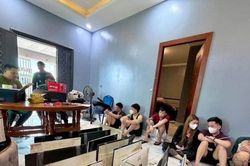 Campuchia bắt giữ hơn 20.000 nghi phạm lừa đảo trực tuyến