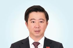 Chân dung tân Chủ tịch UBND tỉnh Quảng Trị Bùi Hoàng Phương