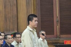 Chiếm đoạt 115 tỷ đồng mua nhà đất, ô tô rồi nhờ cha mẹ và chị gái đứng tên