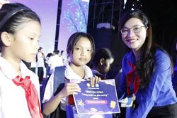 Bí thư Trung ương Đoàn Hồ Hồng Nguyên dự Trung thu ở Bắc Ninh