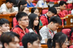 Bộ GD-ĐT công bố mức điểm thí sinh được xét học bổng 3,7-5,5 triệu đồng/tháng