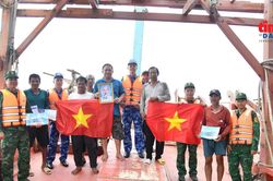 Cảnh sát biển kết hợp huấn luyện trên biển, thực hiện công tác dân vận