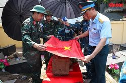 Khẩn trương lấy mẫu hài cốt liệt sĩ giám định ADN tại xã Đông Anh