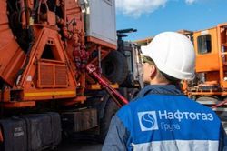 Cú bắt tay hợp tác hiếm hoi giữa Ukraine và Hungary trong bối cảnh xung đột
