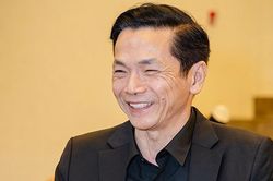 NSND được khán giả yêu mến gọi là 'ông bố quốc dân', có con trai du học Phần Lan, con gái nhận học bổng Mỹ