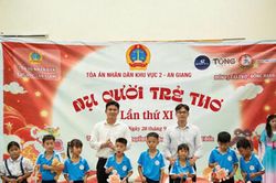 Chi đoàn TAND khu vực 2 – An Giang mang Trung thu đến với thiếu nhi