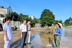 Khẩn trương xử lý môi trường, phòng chống dịch bệnh sau mưa lũ