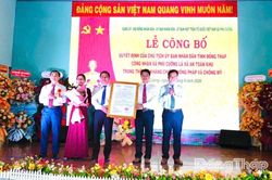 Phú Cường đón nhận Quyết định công nhận xã An toàn khu