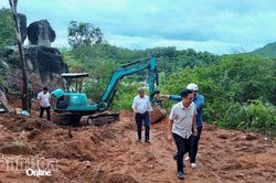 Lãnh đạo phường Tây Nha Trang kiểm tra các điểm xung yếu trên địa bàn