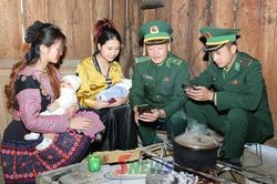 Đưa kỹ năng số đến với người dân vùng biên