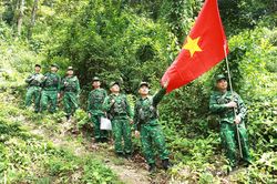 Tuần tra liên hợp tuyến biên giới từ mốc 293 – 294