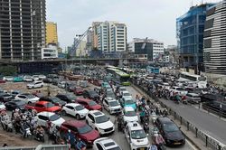 H&agrave; Nội điều chỉnh tổ chức giao th&ocirc;ng V&agrave;nh đai 1 phục vụ thi c&ocirc;ng cầu vượt Nguyễn Ch&iacute; Thanh