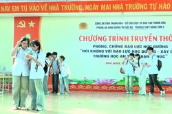 Đưa pháp luật đến gần học sinh
