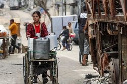 UAE bàn giao thêm 9 xe bồn nước sạch cho Dải Gaza