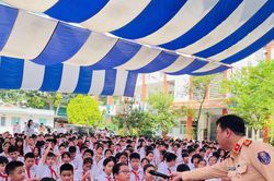 Hơn 6.000 giáo viên, học sinh tham gia 'lớp học giao thông
