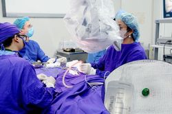 Tự lấy dị vật tại nhà, bé trai 9 tuổi suýt hỏng tai