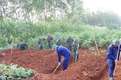 Tìm kiếm tại khu vực nghi có 11 hài cốt liệt sĩ đặc công