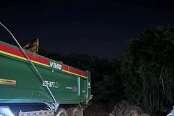 Kịp thời ngăn chặn hành vi đổ trộm đất thải tại xã Thiên Lộc