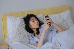 Thế hệ kiếm nhiều tiền nhất ở Mỹ lại chật vật vì mắc nợ
