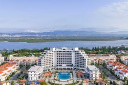 Vùng địa đầu đông bắc Tổ quốc hướng tới điểm đến nghỉ dưỡng biển cao cấp