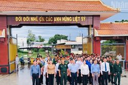 Cà Mau: Lấy 160 mẫu hài cốt liệt sĩ giám định AND tại Nghĩa trang Liệt sĩ Vĩnh Lợi ở xã Châu Thới
