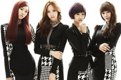 BESTie 'lội ngược dòng' sau 13 năm