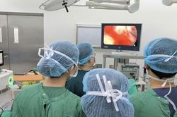 10 năm tiểu khó, người đàn ông phát hiện tuyến tiền liệt nặng 258 gam