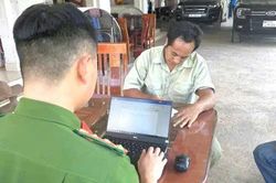 Nghi phạm đâm em trai tử vong, trốn vào rừng 1 tháng đã ra đầu thú