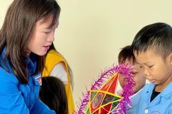 Trung thu ấm áp với bệnh nhi Thái Nguyên