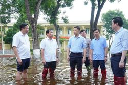Phó Bí thư Thanh Hóa chỉ đạo xử lý việc trường ngập, gần 2.000 học sinh phải nghỉ học