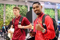 Tuyển Việt Nam đổ bộ tới Indonesia, hứa vô địch FIFA ASEAN Cup