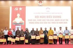 Phát huy vai trò người uy tín trong xây dựng khối đại đoàn kết
