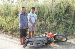 2 sợi dây chuyền vàng đeo trên cổ bị giật phăng, nạn nhân báo Công an liền biết diện mạo thủ phạm