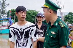 Biên phòng thành phố Cần Thơ phối hợp cứu 5 ngư dân gặp nạn trên biển
