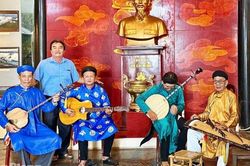 Giữ nghề thuốc, giữ nghề đờn