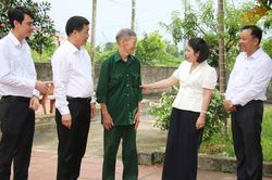 Chuyển biến từ phương châm “Lấy người dân làm trung tâm phục vụ”