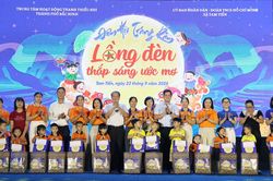 Thiếu nhi Tam Tiến rộn ràng đón Tết Trung thu