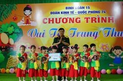 Đoàn Kinh tế - Quốc phòng 74 tặng hơn 3.400 suất quà cho thiếu nhi