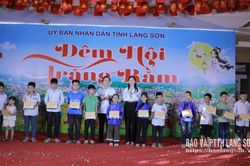 Lãnh đạo UBND tỉnh dự Chương trình “Đêm hội Trăng rằm” năm 2026 tại xã Chiến Thắng