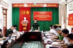 Kiểm tra Ban Chỉ đạo 389 xã Quốc Khánh về công tác chống buôn lậu, gian lận thương mại và hàng giả