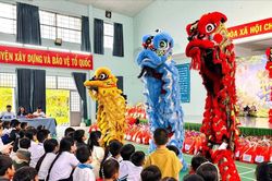 Gửi yêu thương vào mùa trăng