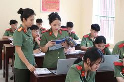 Tuyển chọn 2 công dân vào Công an nhân dân
