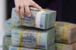 Thanh khoản “dễ thở” hơn, dư địa giảm sâu lãi suất thế nào?